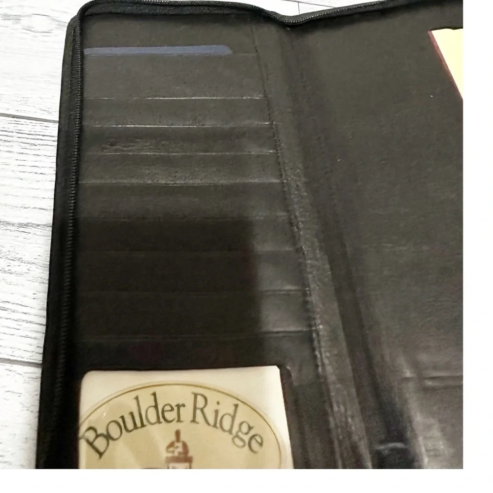 Boulder Ridge leather traveling credit card case.NWT